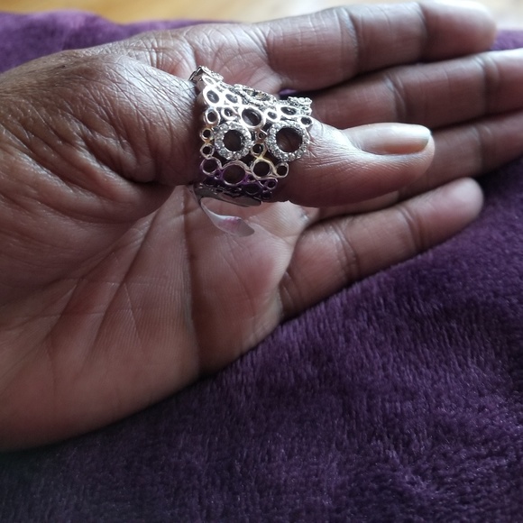 Ring - Picture 3 of 4